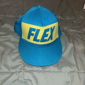 Logic Flex Cap